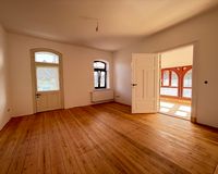 Wunderschöne neu sanierte 3,5 Raum Wohnung in Stadtvilla