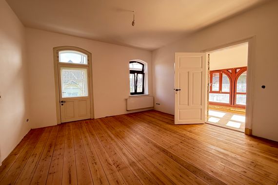 Sanierte helle großzügige 3,5 Raum Wohnung in historischer Stadtvilla im Zentrum