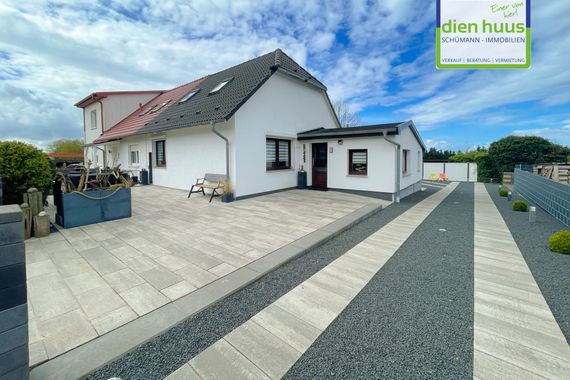 Zwei eigenständige Hauseinheiten in bester Lage an der Ostseeküste direkt bei Kühlungsborn