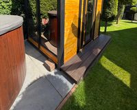 2. Sauna im Außenbereich mit Badefass/Hot Tub