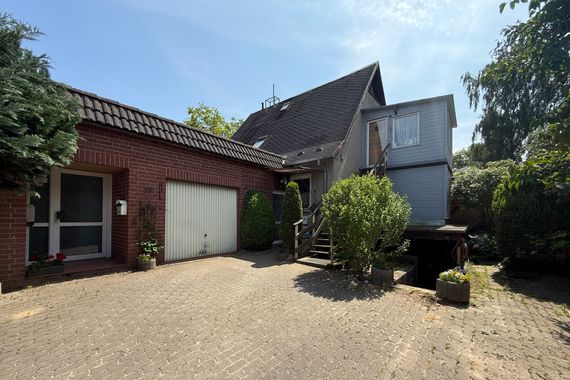 Einfamilienhaus mit Einliegerwohnungen und sehr viel Potenzial