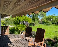 Terrasse mit Blick zum Garten